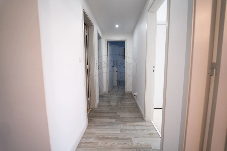 Apartamento T2 para Venda em Cacém e São Marcos Foto 22