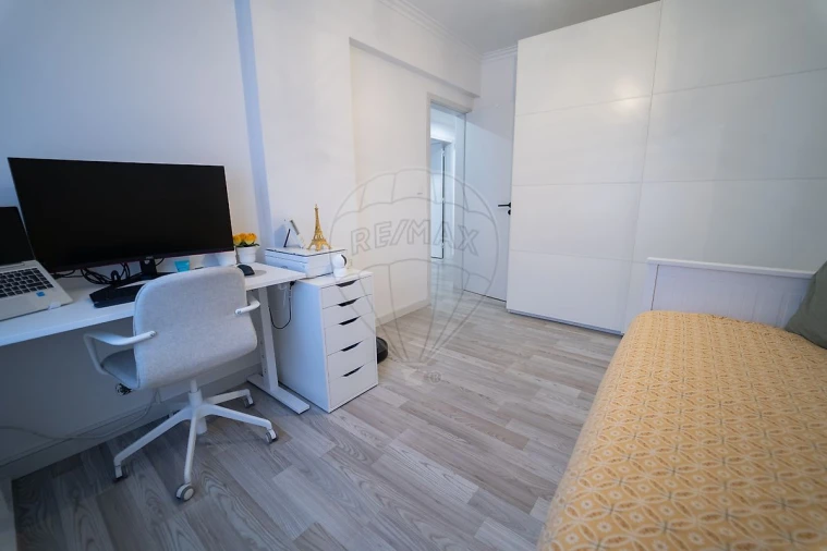 Apartamento T2 para Venda em Cacém e São Marcos Foto 11
