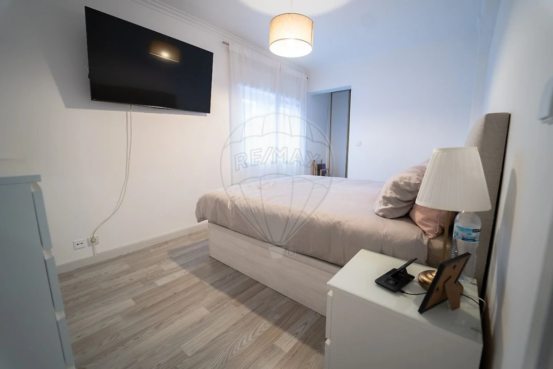 Apartamento T2 para Venda em Cacém e São Marcos Foto 8