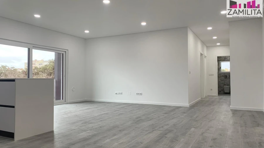 Apartamento T3 para Venda em Seixal, Arrentela e Aldeia de Paio Pires Foto 4