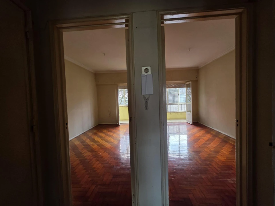 Apartamento T2 para Venda em Benfica Foto 3