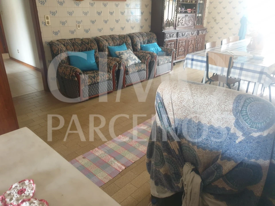 Moradia T6 para Venda em Fermentelos Foto 5