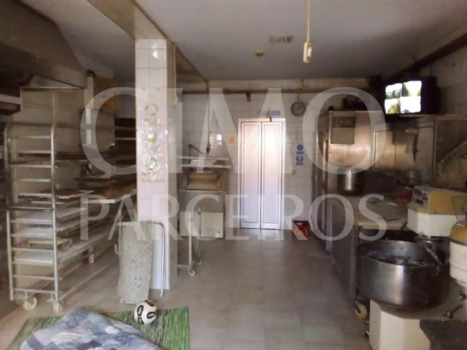 Negócio para Venda em Barrô e Aguada de Baixo Foto 2