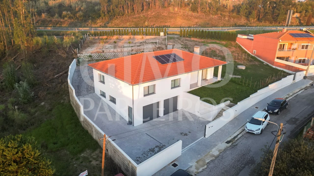 Moradia T3 para Venda em Oliveira do Bairro Foto 1