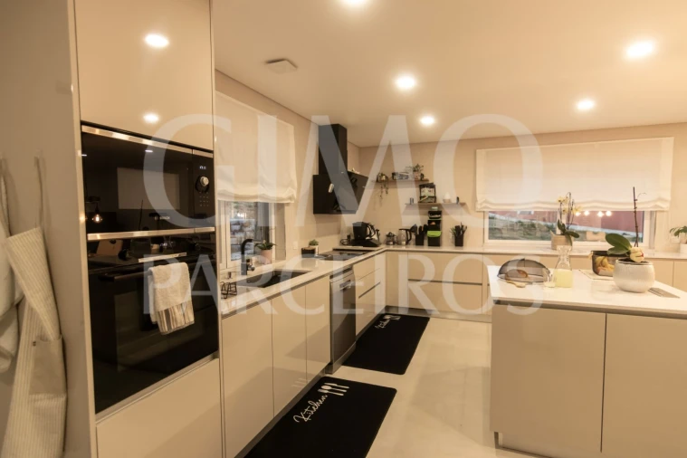 Moradia T3 para Venda em Oliveira do Bairro Foto 4