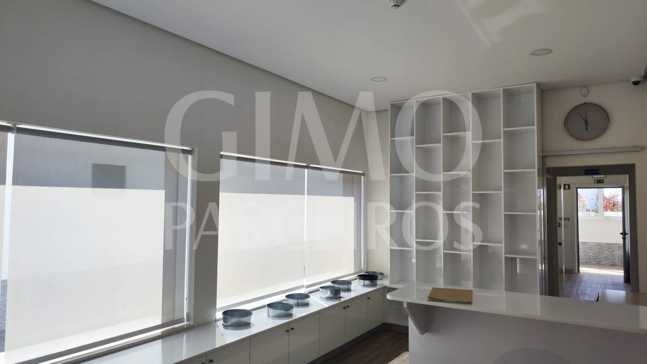 Loja para Arrendamento em Eixo e Eirol Foto 4