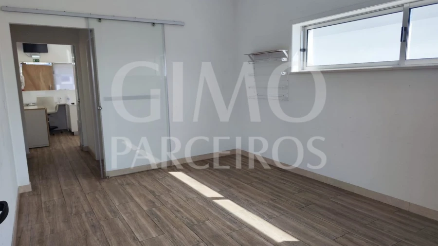 Loja para Arrendamento em Eixo e Eirol Foto 2