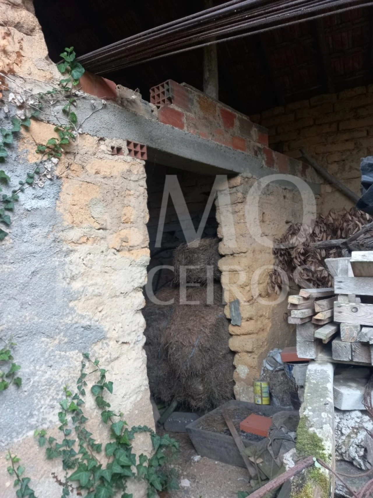 Moradia T2 para Venda em Oiã Foto 16