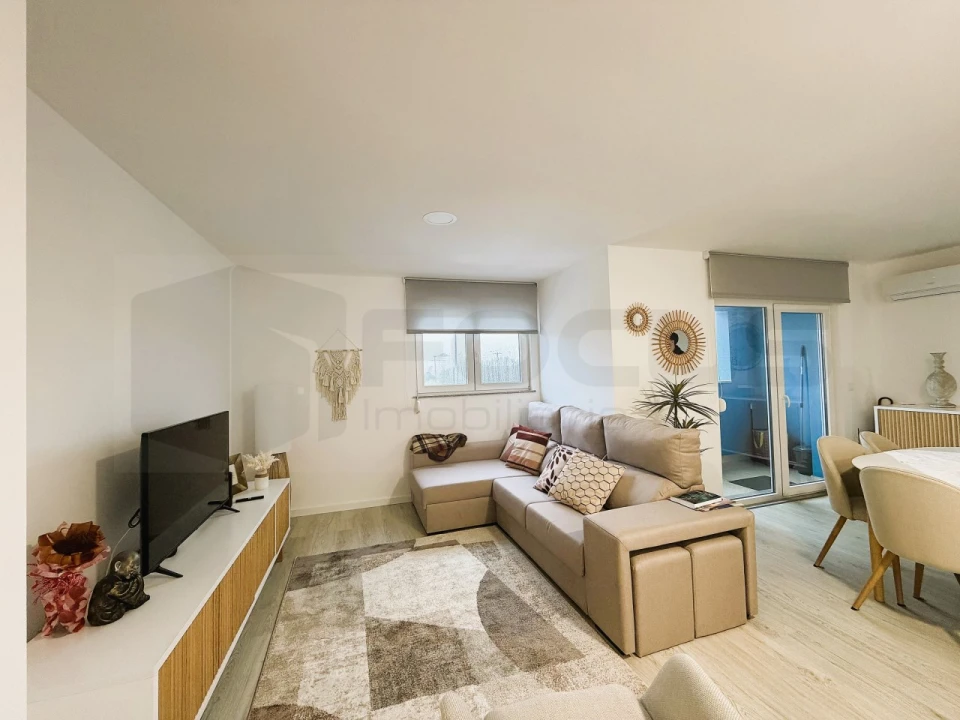 Apartamento T1 para Arrendamento em Aradas Foto 3