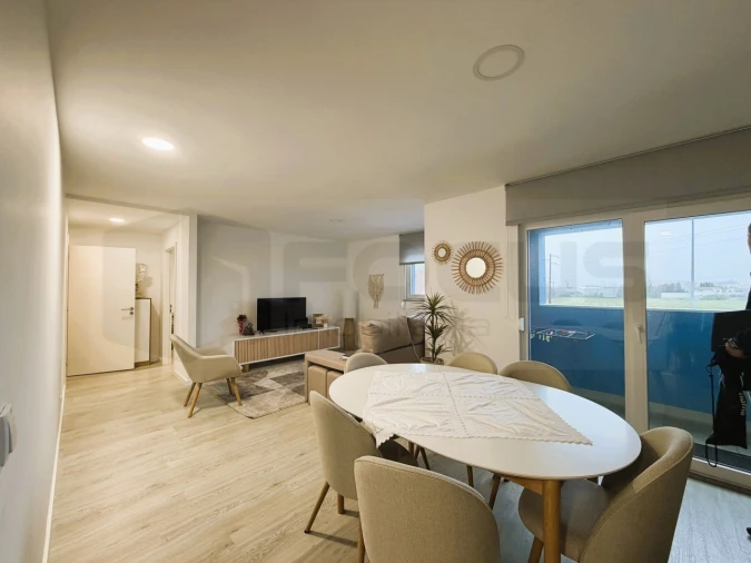 Apartamento T1 para Arrendamento em Aradas Foto 2