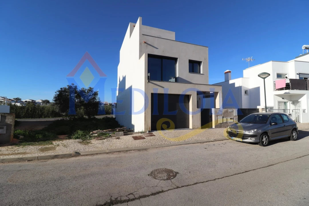 Moradia T3 para Venda em Vila Nova de Cacela Foto 1