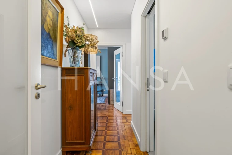 Apartamento T4 para Venda em Carcavelos e Parede Foto 8