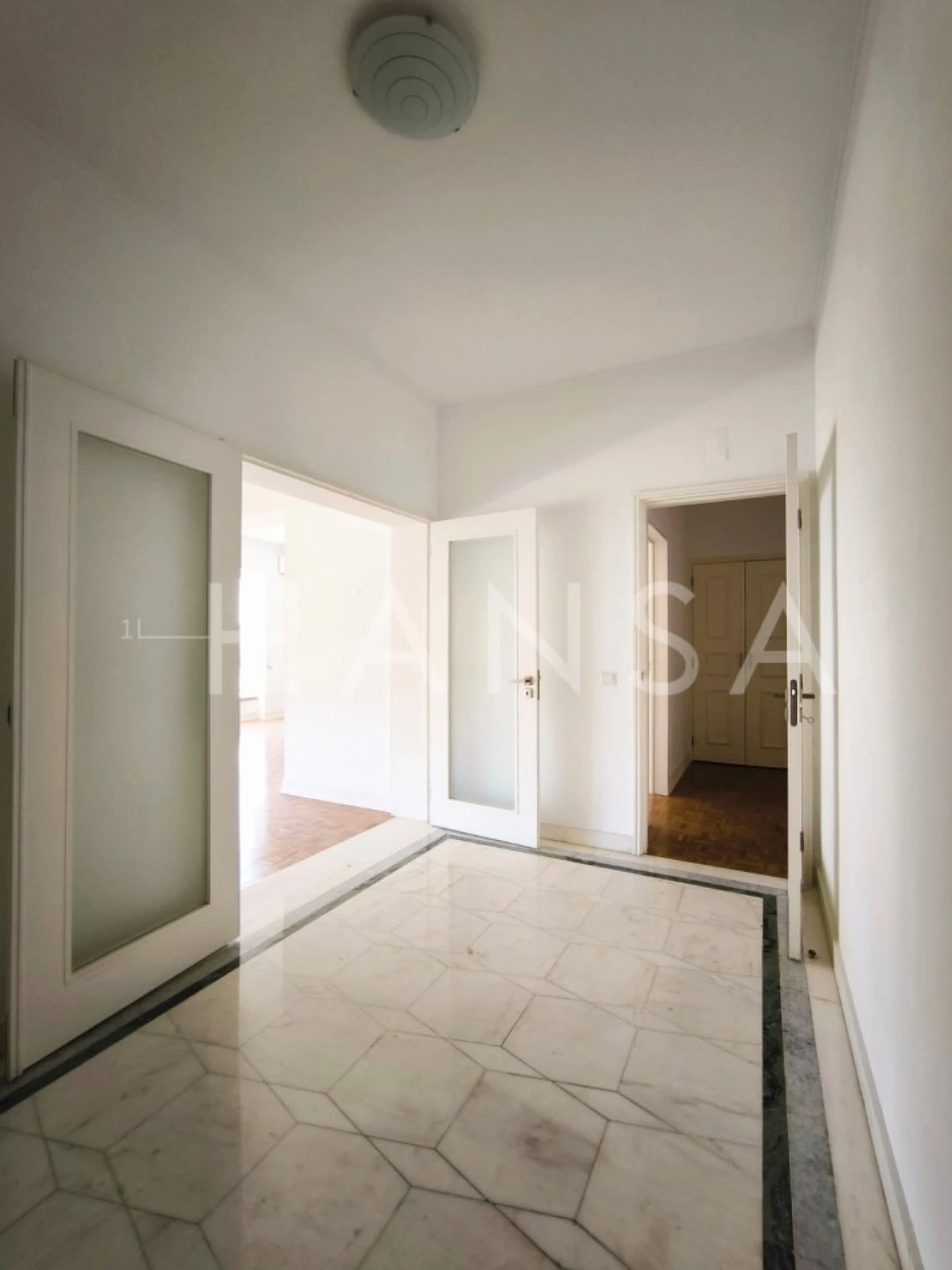 Apartamento T4 para Arrendamento em Santo António Foto 2