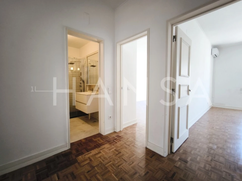 Apartamento T4 para Arrendamento em Santo António Foto 12