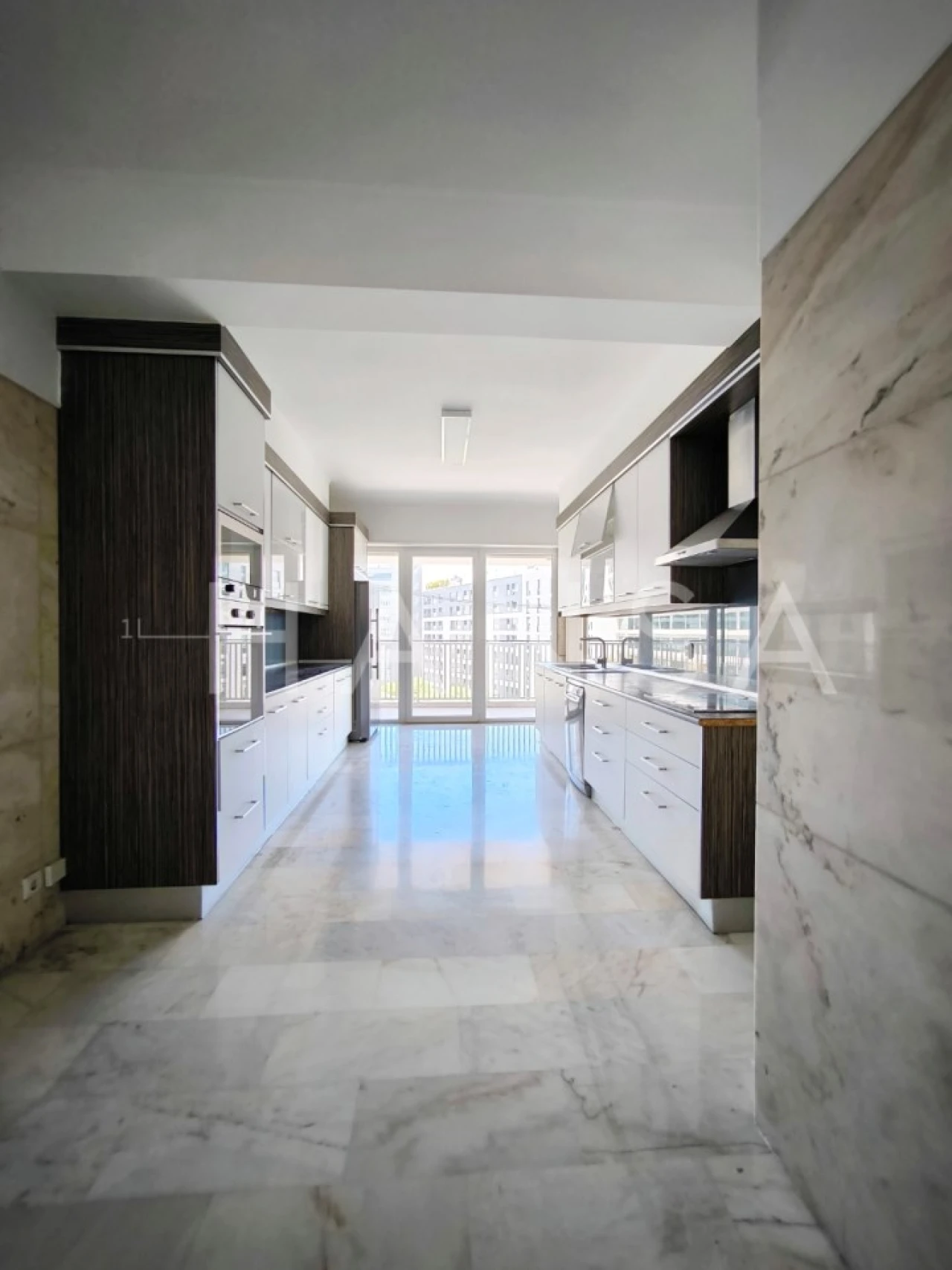 Apartamento T4 para Arrendamento em Santo António Foto 22