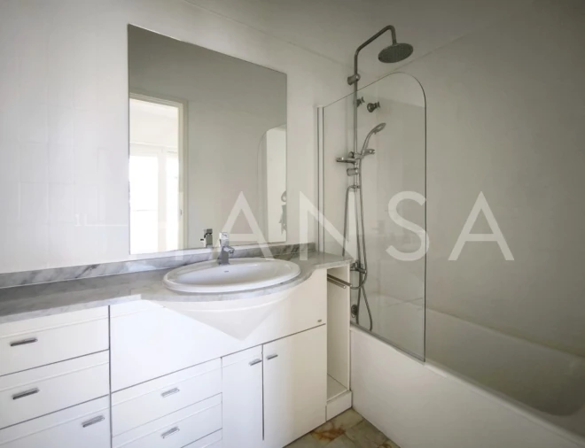 Apartamento T4 para Arrendamento em Santo António Foto 27