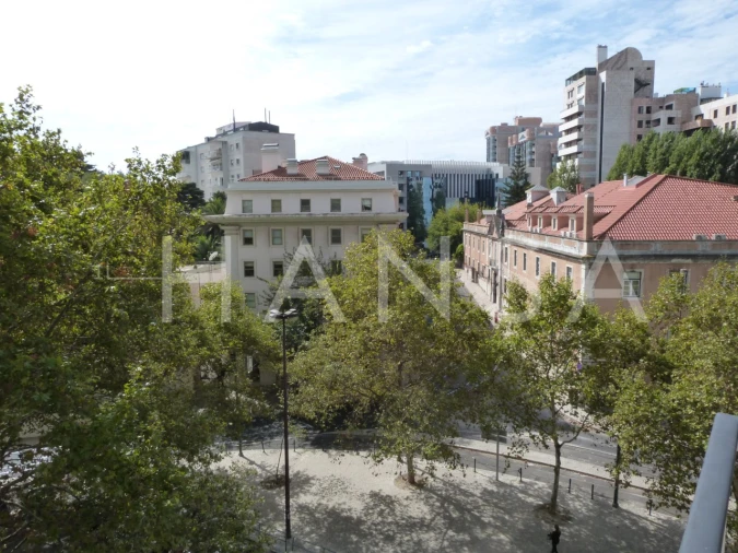 Apartamento T4 para Arrendamento em Santo António Foto 32