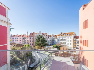 Apartamento T2 para Arrendamento em Arroios