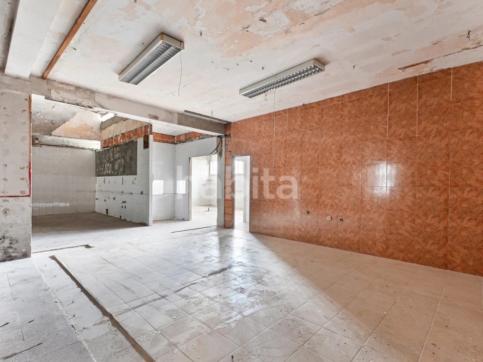 Loja para Arrendamento em Paranhos Foto 9