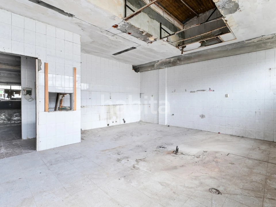 Loja para Arrendamento em Paranhos Foto 10