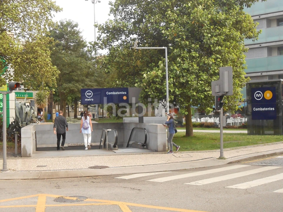 Loja para Arrendamento em Paranhos Foto 16