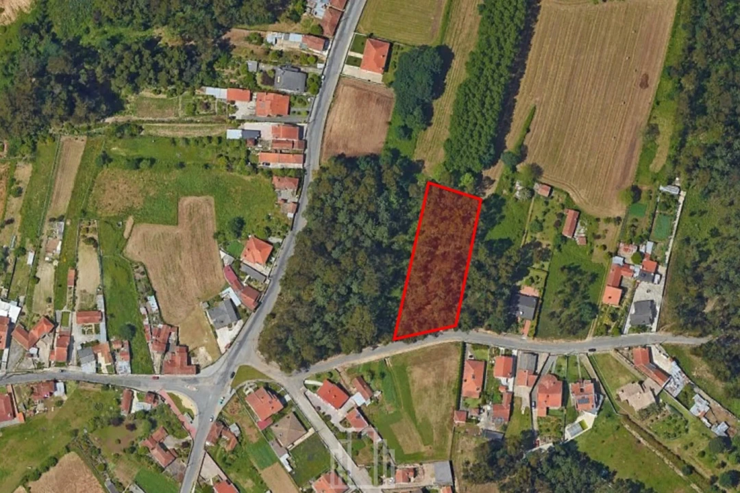 Terreno para Venda em São Miguel do Souto e Mosteirô Foto 1
