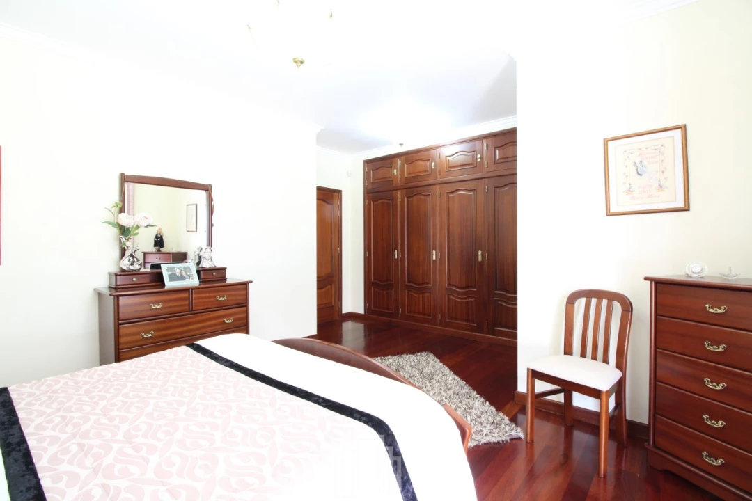 Moradia T4 para Venda em Esmoriz Foto 12