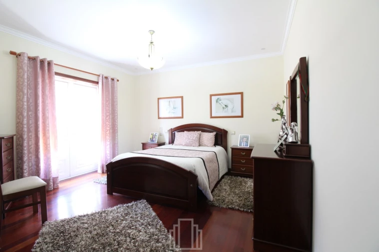 Moradia T4 para Venda em Esmoriz Foto 11