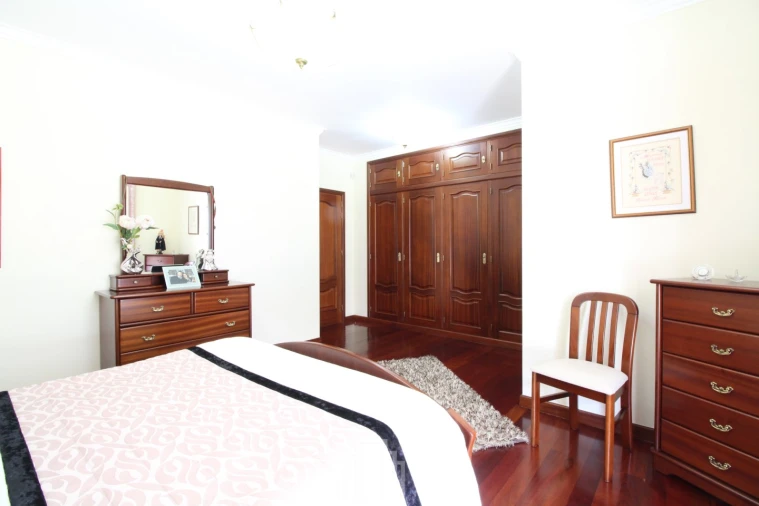 Moradia T4 para Venda em Esmoriz Foto 12