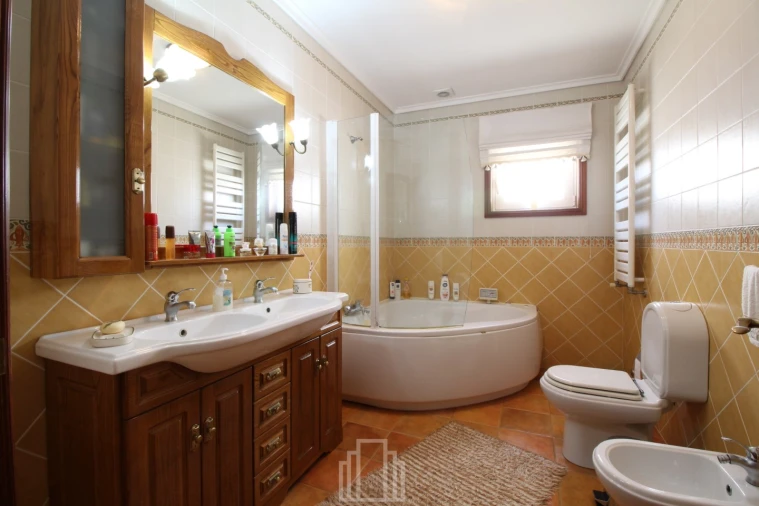 Moradia T4 para Venda em Esmoriz Foto 13