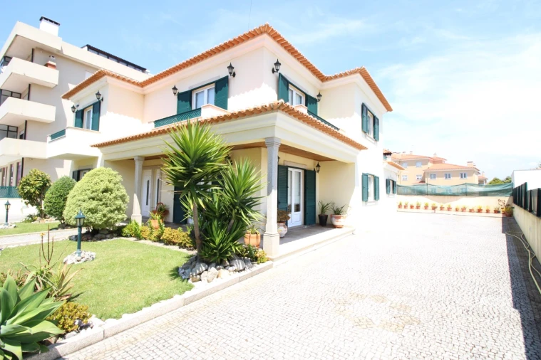 Moradia T4 para Venda em Esmoriz Foto 1