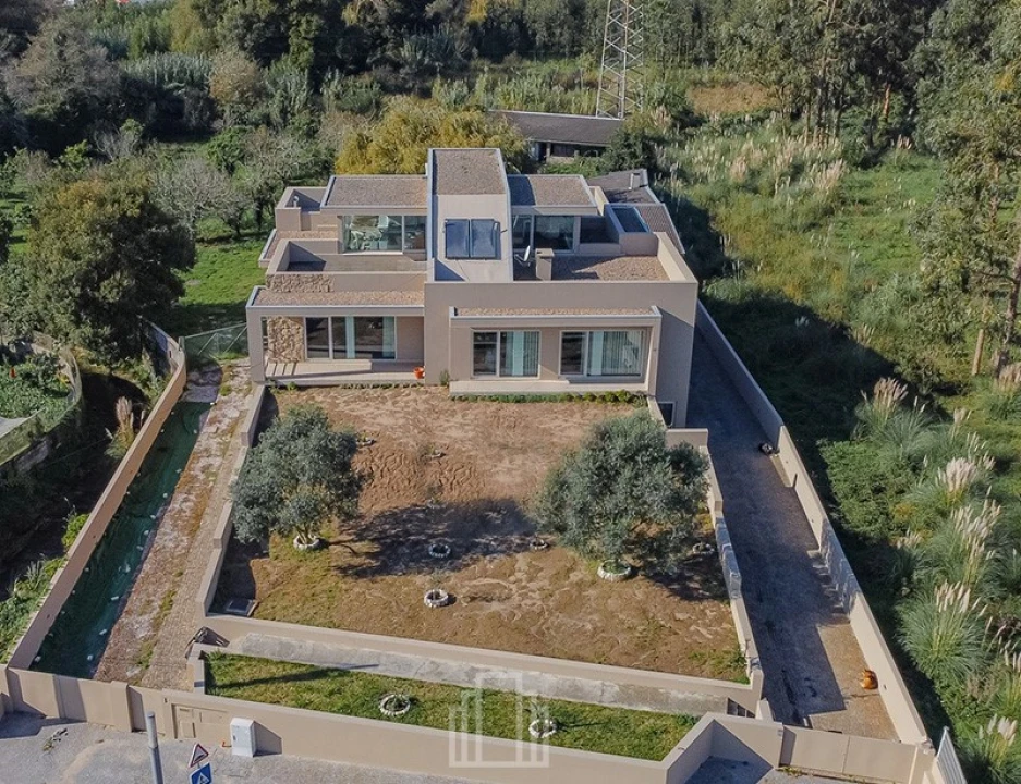 Moradia T4 para Arrendamento em Cortegaça Foto 1