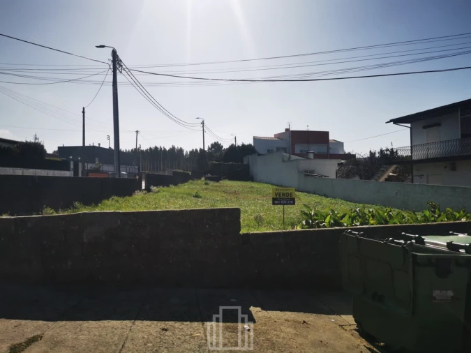 Terreno para Venda em Paramos Foto 2