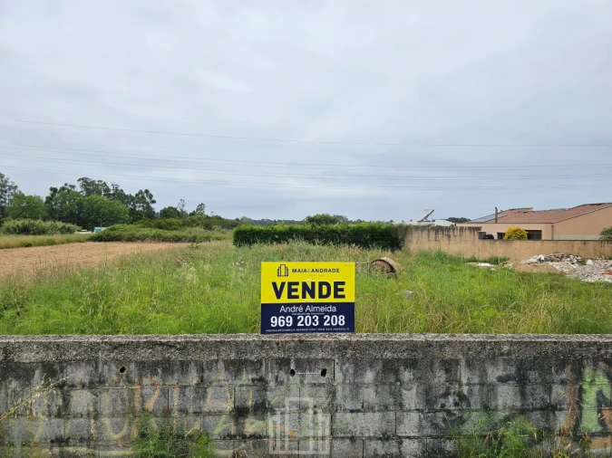 Terreno para Venda em Esmoriz Foto 1