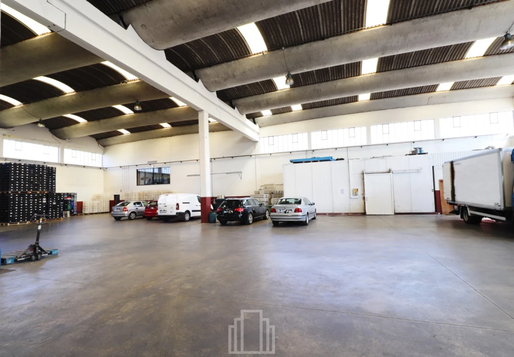 Armazém para Venda em São Miguel do Souto e Mosteirô Foto 5