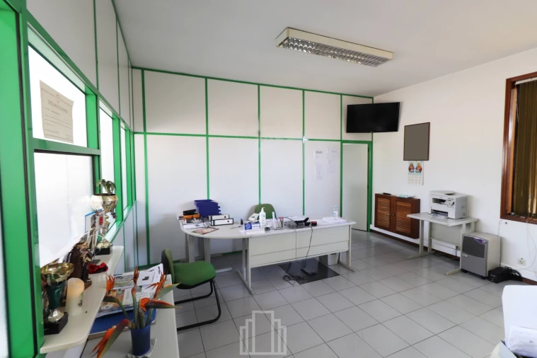 Armazém para Venda em São Miguel do Souto e Mosteirô Foto 6