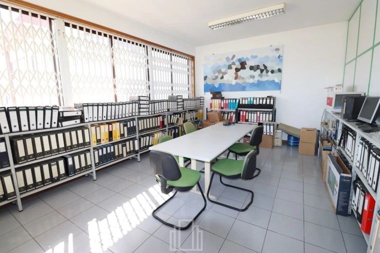 Armazém para Venda em São Miguel do Souto e Mosteirô Foto 8