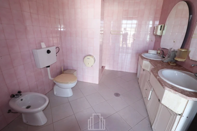 Armazém para Venda em São Miguel do Souto e Mosteirô Foto 12