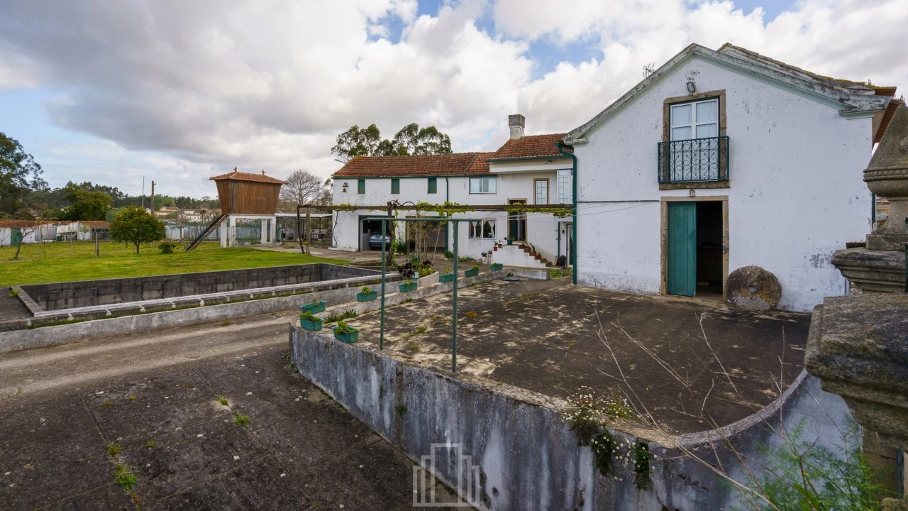Moradia T4 para Venda em Ovar, São João, Arada e São Vicente de Pereira Jusã Foto 1