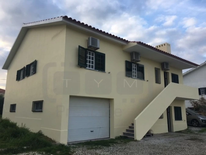 Moradia T3 para Venda em São Pedro de Tomar Foto 1