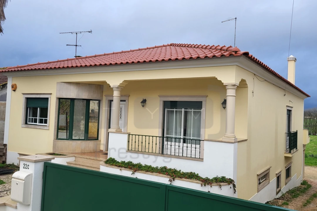 Moradia T5 para Venda em Asseiceira Foto 3