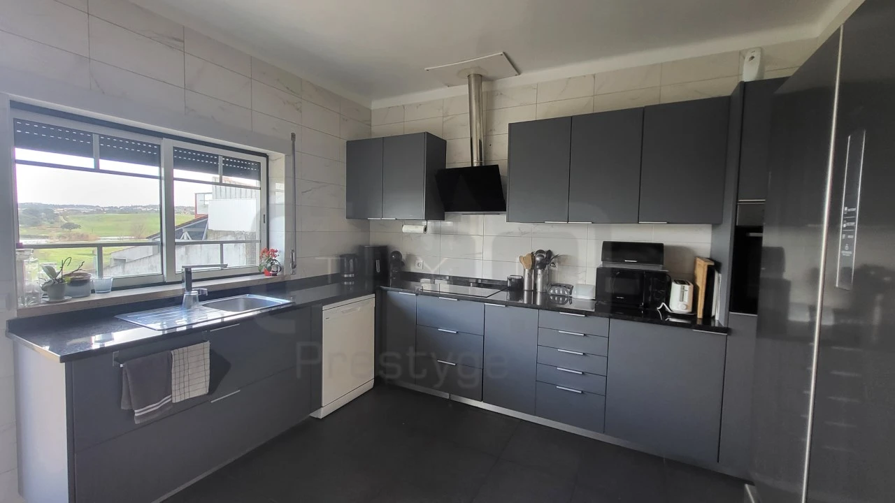 Moradia T5 para Venda em Asseiceira Foto 5