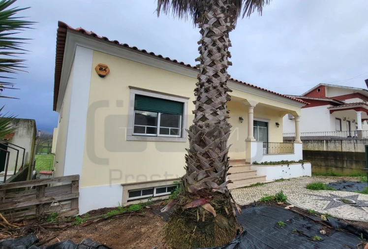 Moradia T5 para Venda em Asseiceira Foto 2