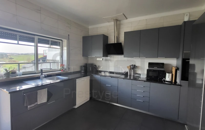 Moradia T5 para Venda em Asseiceira Foto 6