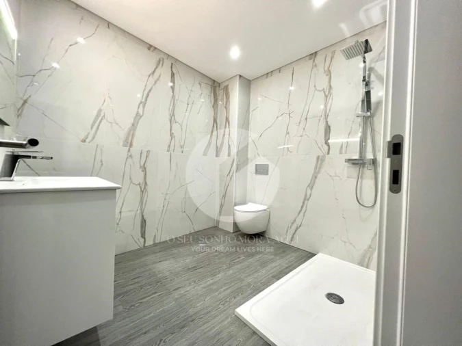 Apartamento T3 para Venda em Quelfes Foto 27