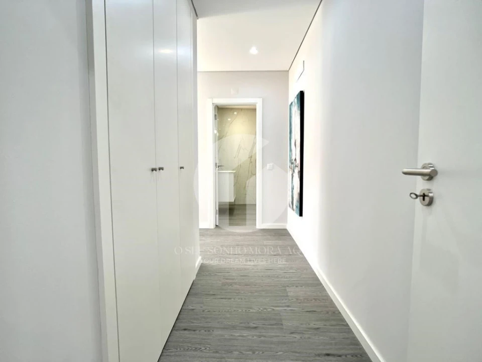 Apartamento T3 para Venda em Quelfes Foto 11