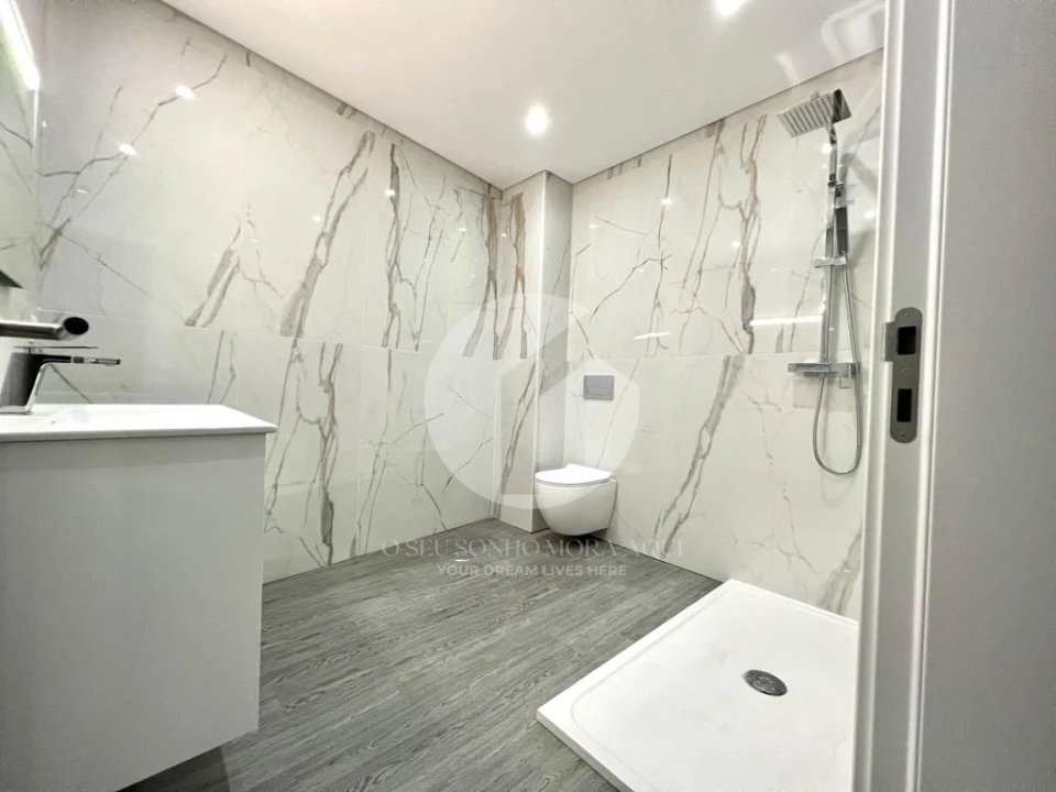 Apartamento T3 para Venda em Quelfes Foto 21