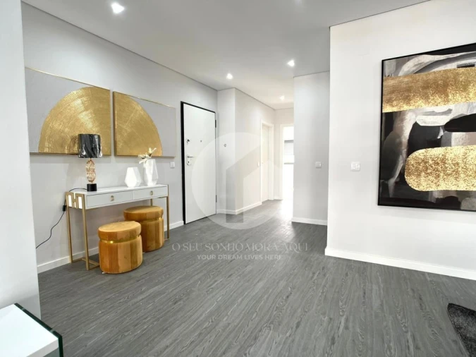 Apartamento T3 para Venda em Quelfes Foto 5