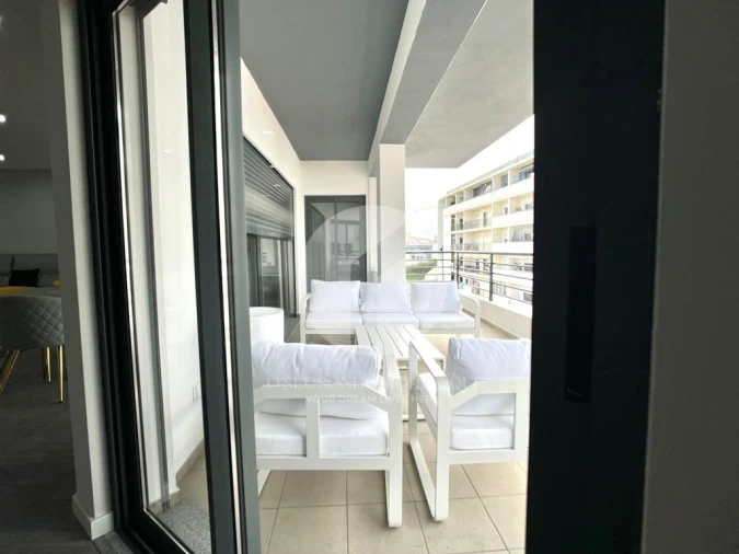 Apartamento T3 para Venda em Quelfes Foto 28