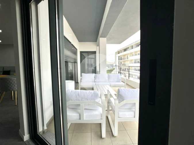 Apartamento T4 para Venda em Quelfes Foto 11